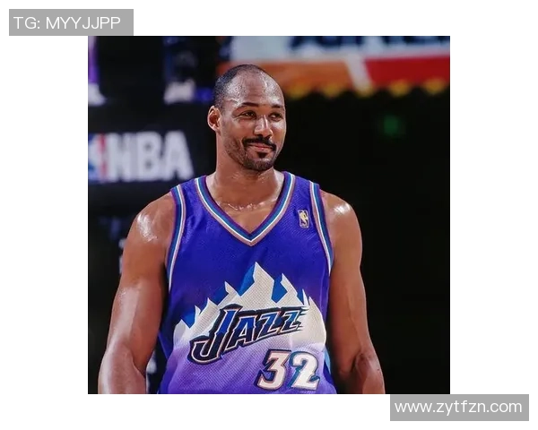 卡尔·马龙传奇生涯回顾:从火箭到爵士的篮球巨星之路 卡尔·马龙传奇生涯回顾:从火箭到爵士的篮球巨星之路