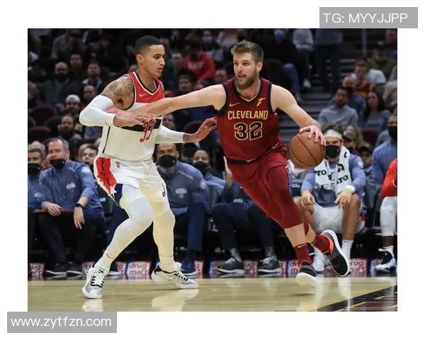 奇才与活塞激战正酣 球员表现精彩纷呈 谁能笑到最后见分晓