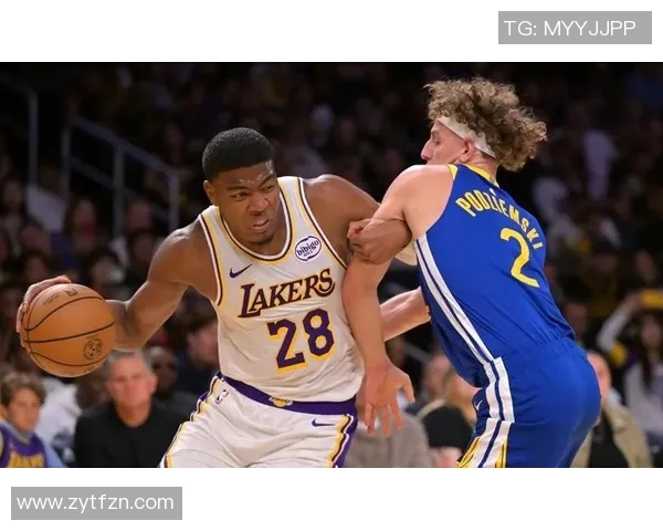 开拓者挑战勇士力争逆袭 球场激战点燃季后赛激情 开拓者挑战勇士力争逆袭 球场激战点燃季后赛激情